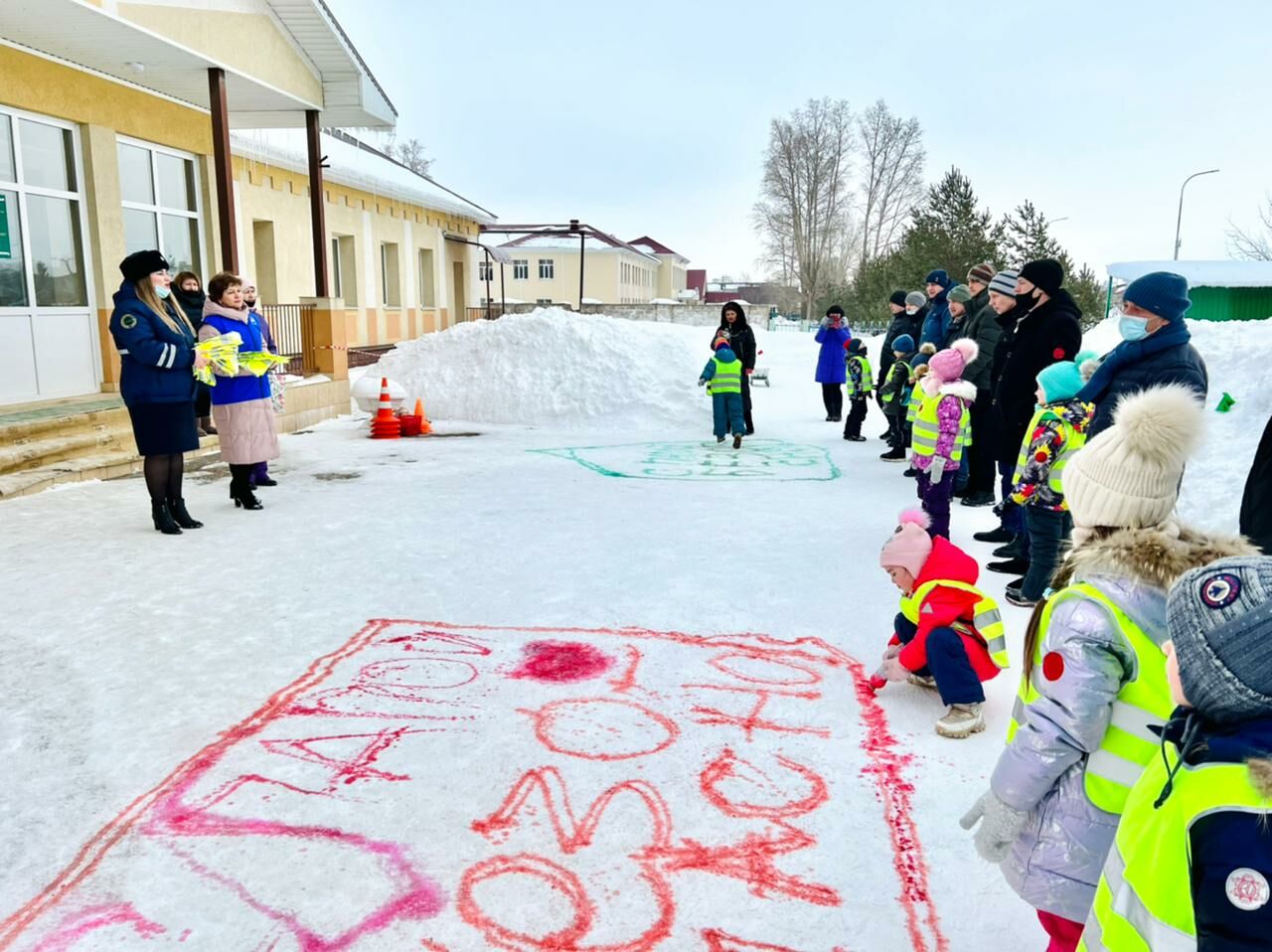 В Альметьевске в детском саду № 62 «Тирэк» прошел челлендж «С папой безопасно!»