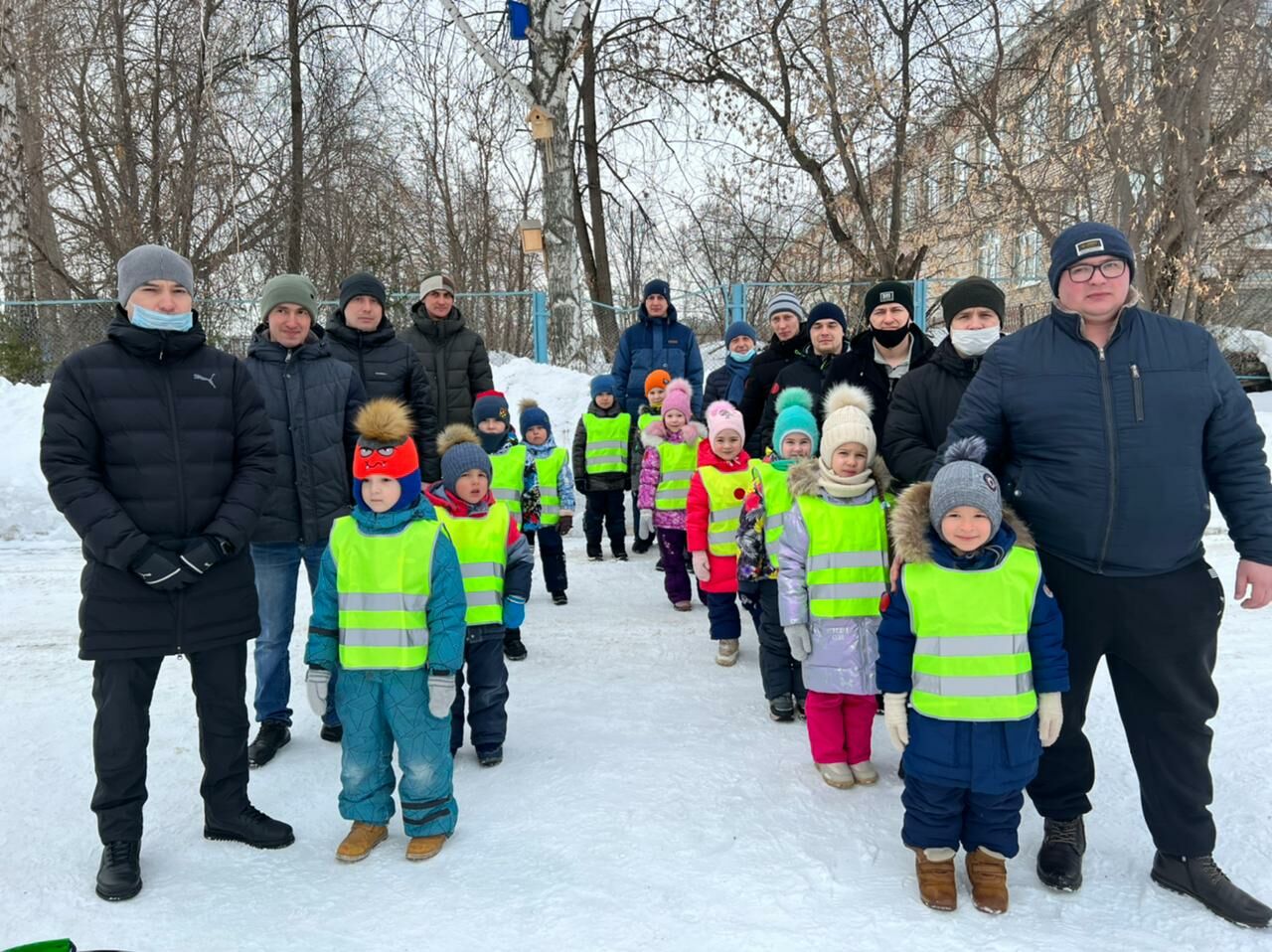 В Альметьевске в детском саду № 62 «Тирэк» прошел челлендж «С папой безопасно!»