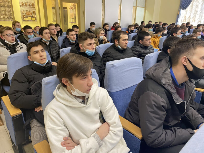 Полицейские Альметьевска рассказали студентам о службе в органах внутренних дел