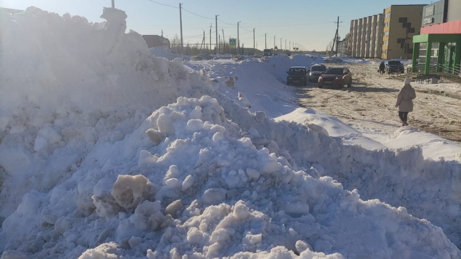 В Азнакаевском районе обнаружили большую снежную свалку
