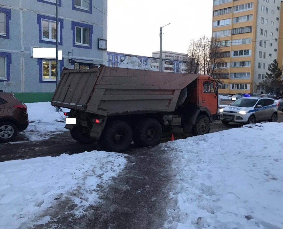 В Альметьевске КАМАЗ сбил подростка