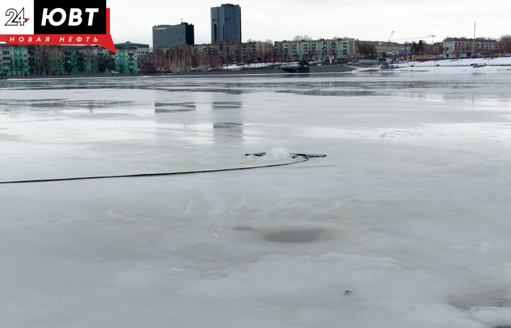 В Альметьевске спасают рыб, искусственно насыщая воду кислородом