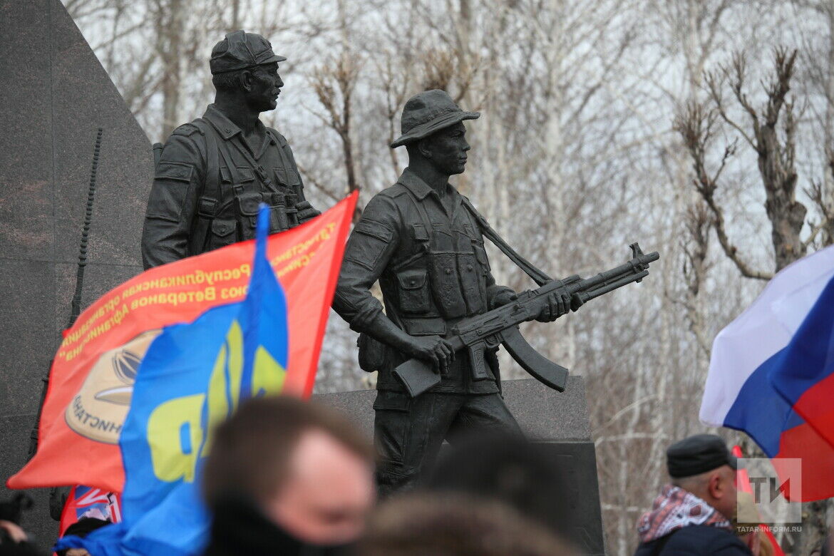В Казани прошел митинг в поддержку Российской армии и жителей Донбасса