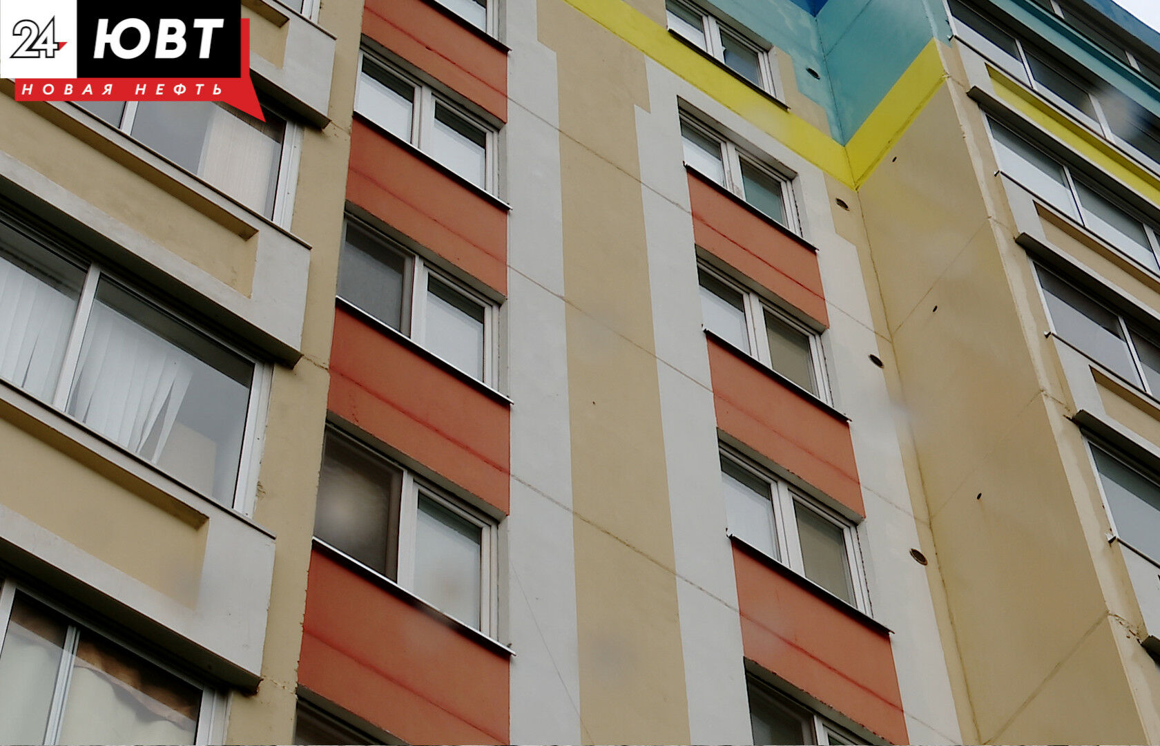 Родителям девочки, которая упала из окна в Альметьевске, может грозить до двух лет лишения свободы