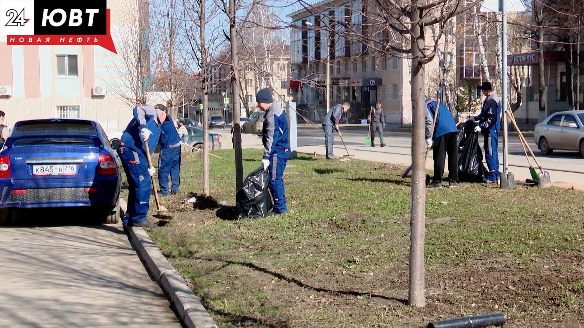 Татарстанцы с начала двухмесячника посадили более 229 тысяч деревьев и убрали 1,9 тыс. свалок