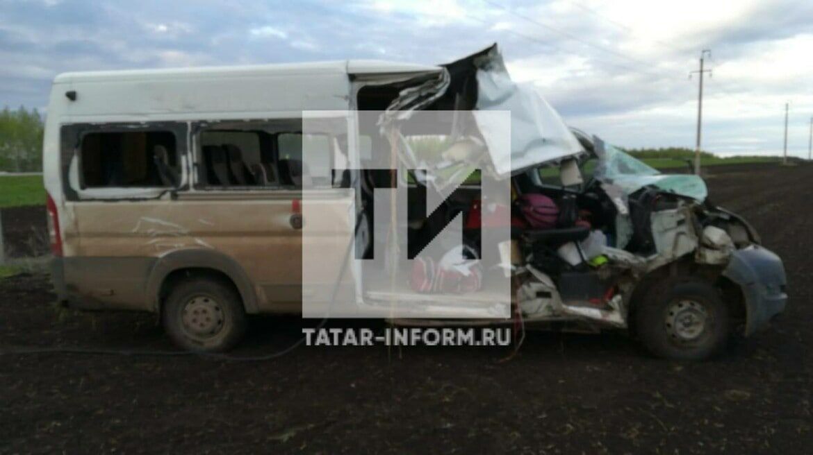 Возбудили уголовное дело после смертельного ДТП с микроавтобусом и «КАМАЗом» в Бавлинском районе