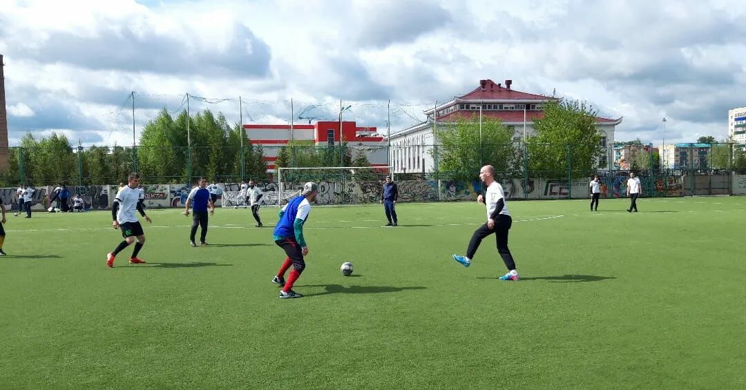 11 команд стали участниками турнира по мини-футболу на переходящий кубок Альметьевского мухтасиба