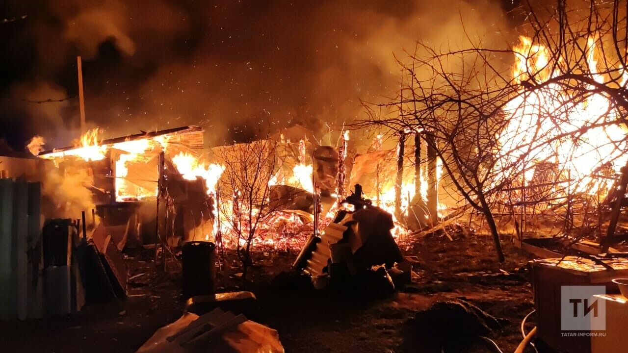 В Татарстане на пожаре в садовом доме погибла 78-летняя женщина