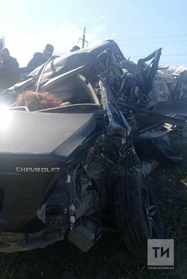 На трассе в Татарстане в ДТП погибли водитель и пассажир легковушки