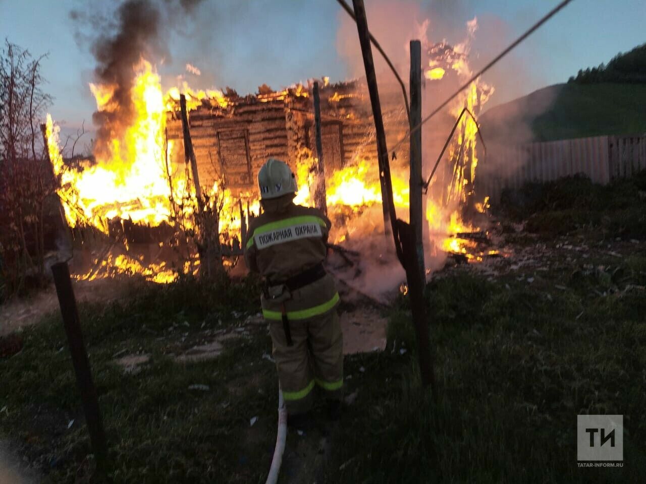 В Лениногорском районе мужчина спасся из огня, услышав пожарный извещатель