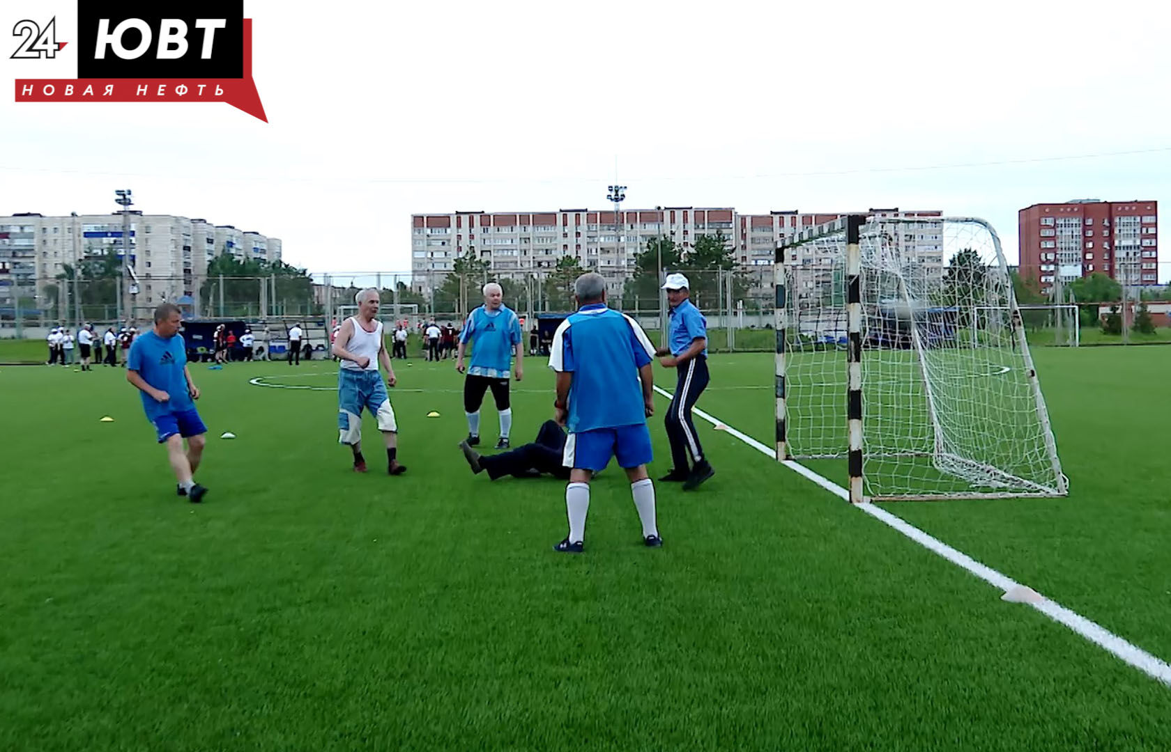 Старость в радость: альметьевские пенсионеры провели турнир по футболу