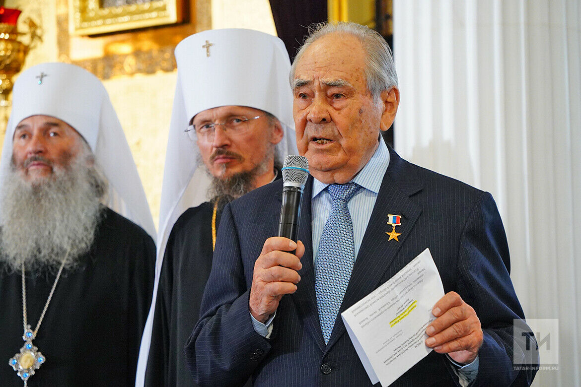 Шаймиев поздравил православных с Днем Казанской иконы Божией Матери
