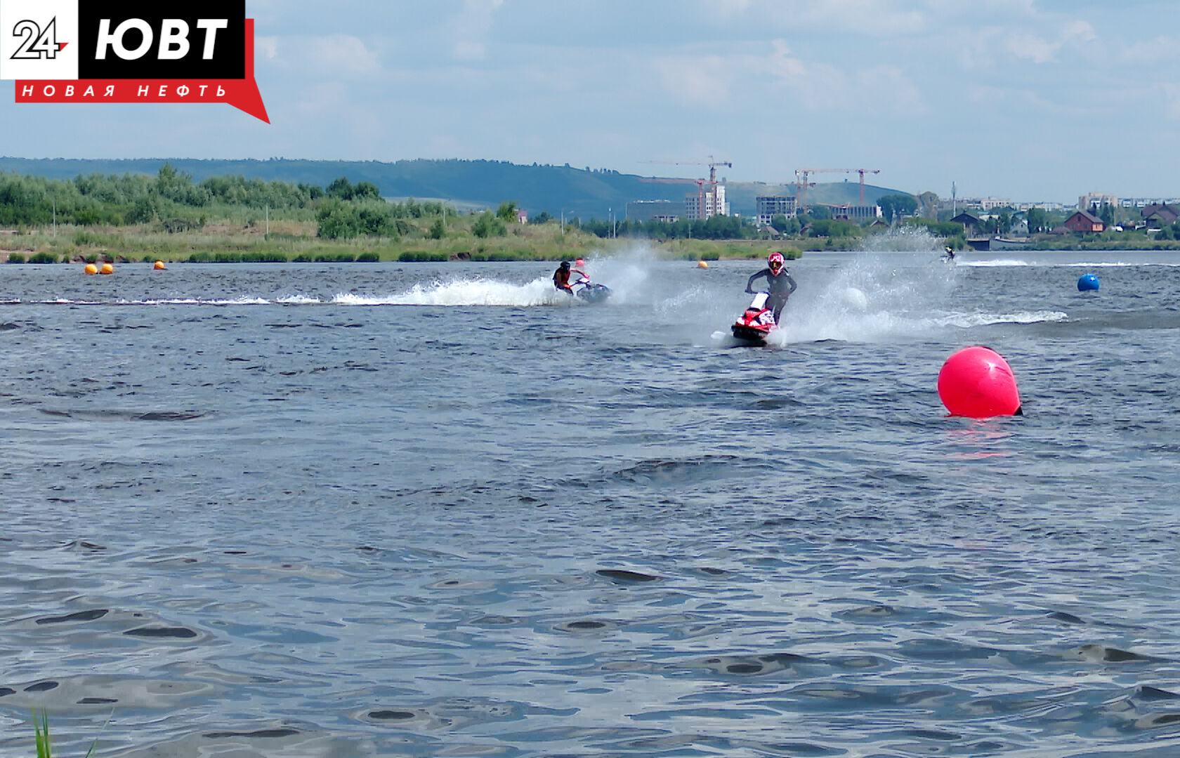 В соревнованиях по водно-моторному спорту в Альметьевске приняли участие более 80 спортсменов