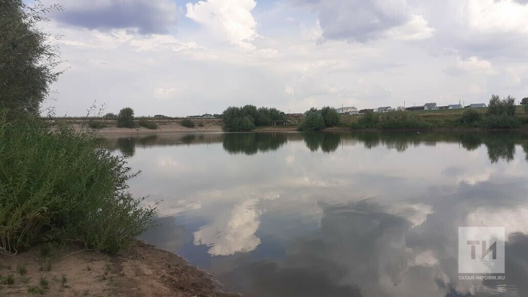В Татарстане из озера местные жители достали утонувшего мужчину