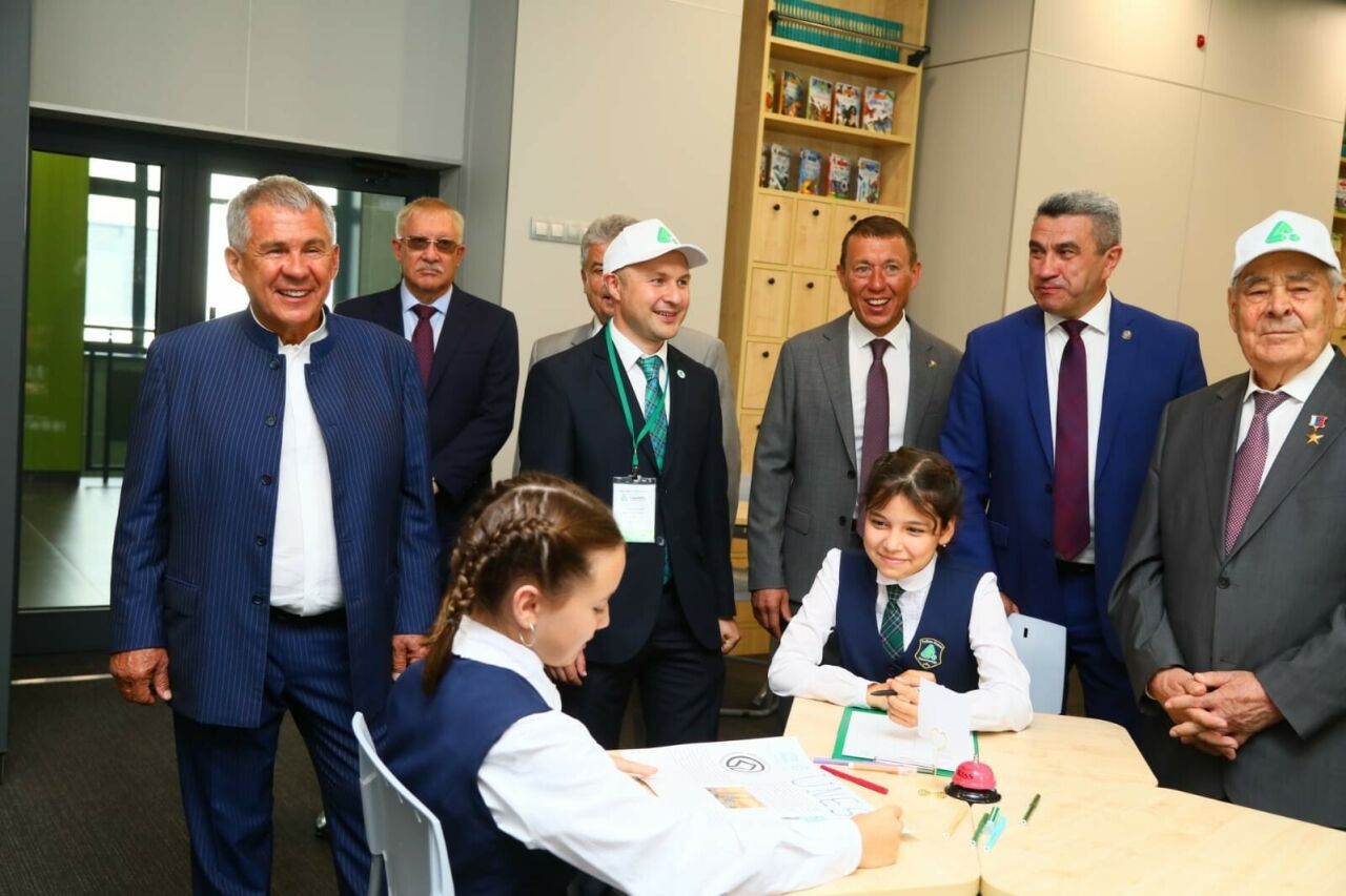Минниханов и Шаймиев открыли школу «Адымнар» в Нижнекамске