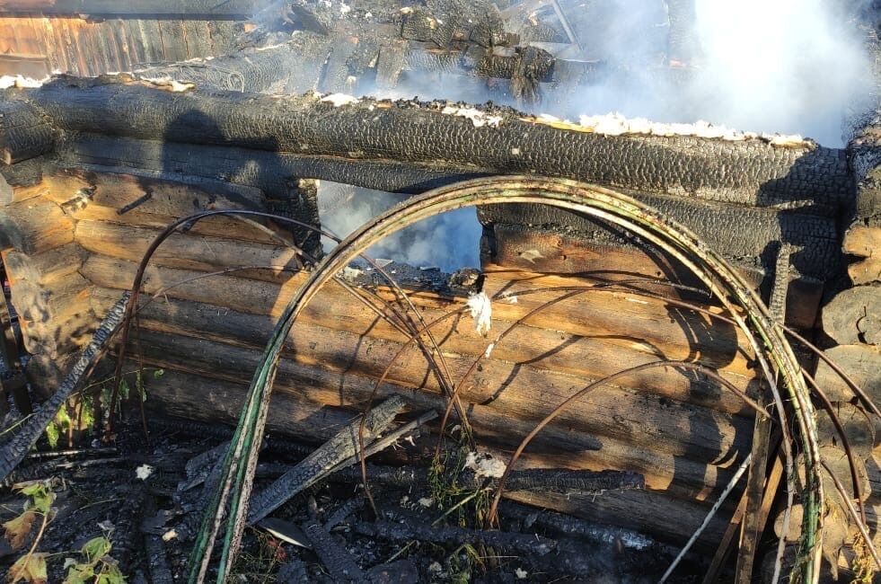 В Альметьевском районе сгорел частный сарай&nbsp;