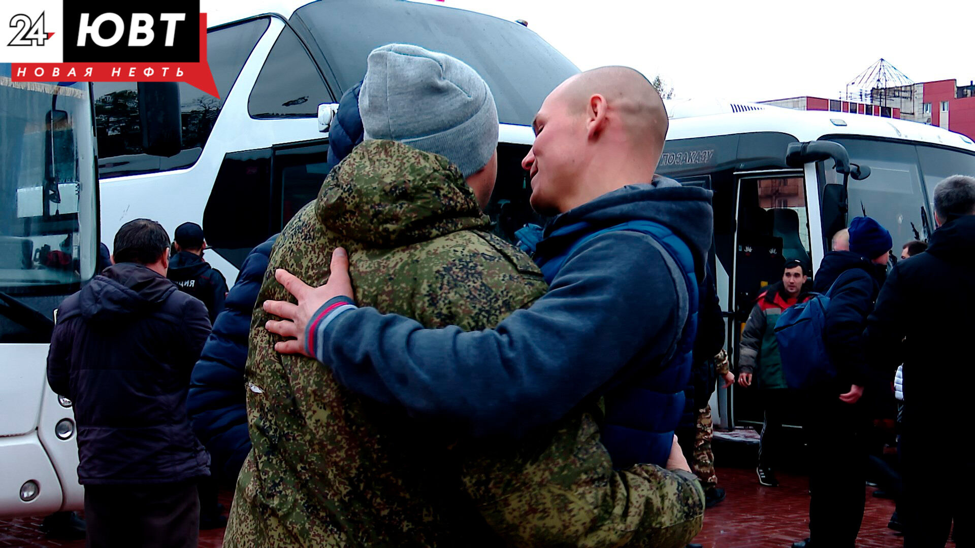 Призваны на военную службу: в Альметьевске прошла торжественная отправка мобилизованных бойцов