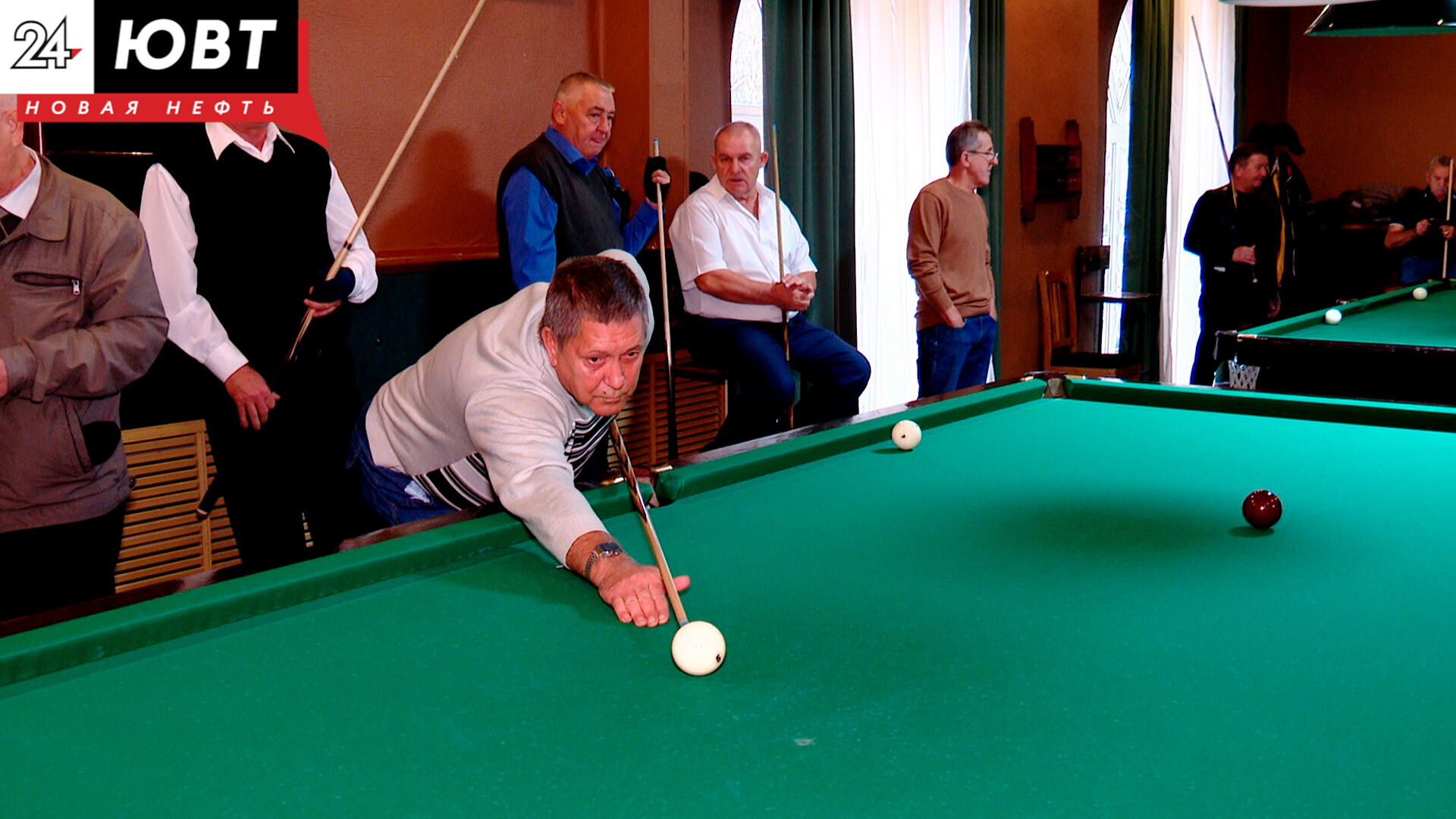Игра с холодным разумом: пенсионеры Альметьевска встретились на соревнованиях по спортивному бильярду