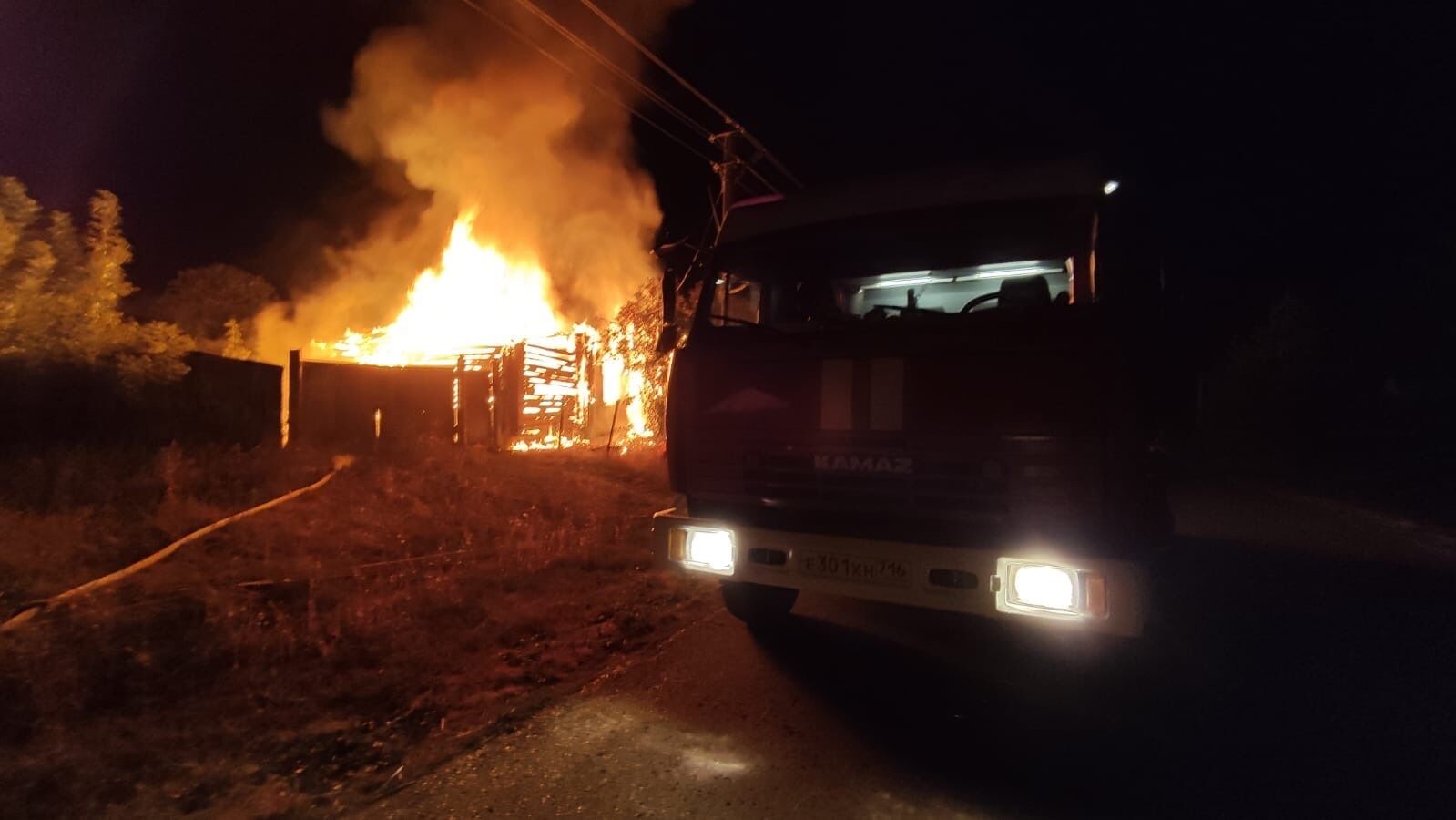 В Альметьевском районе огонь полностью уничтожил частный дом