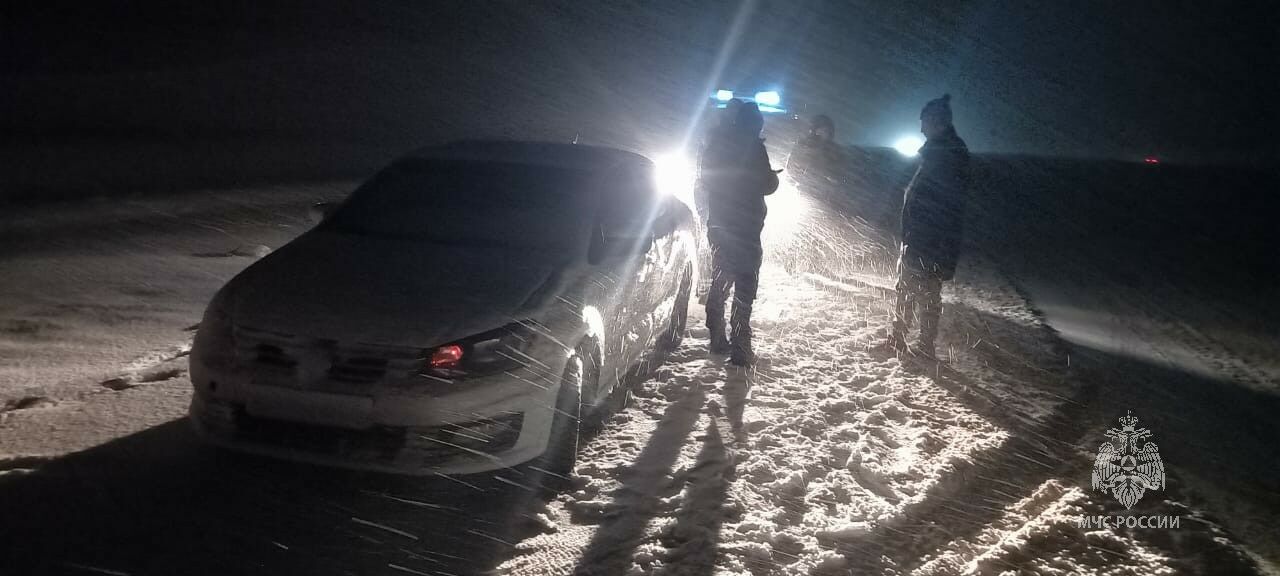 Водителям и пассажирам двух автомобилей потребовалась помощь МЧС на трассе М7 в Татарстане