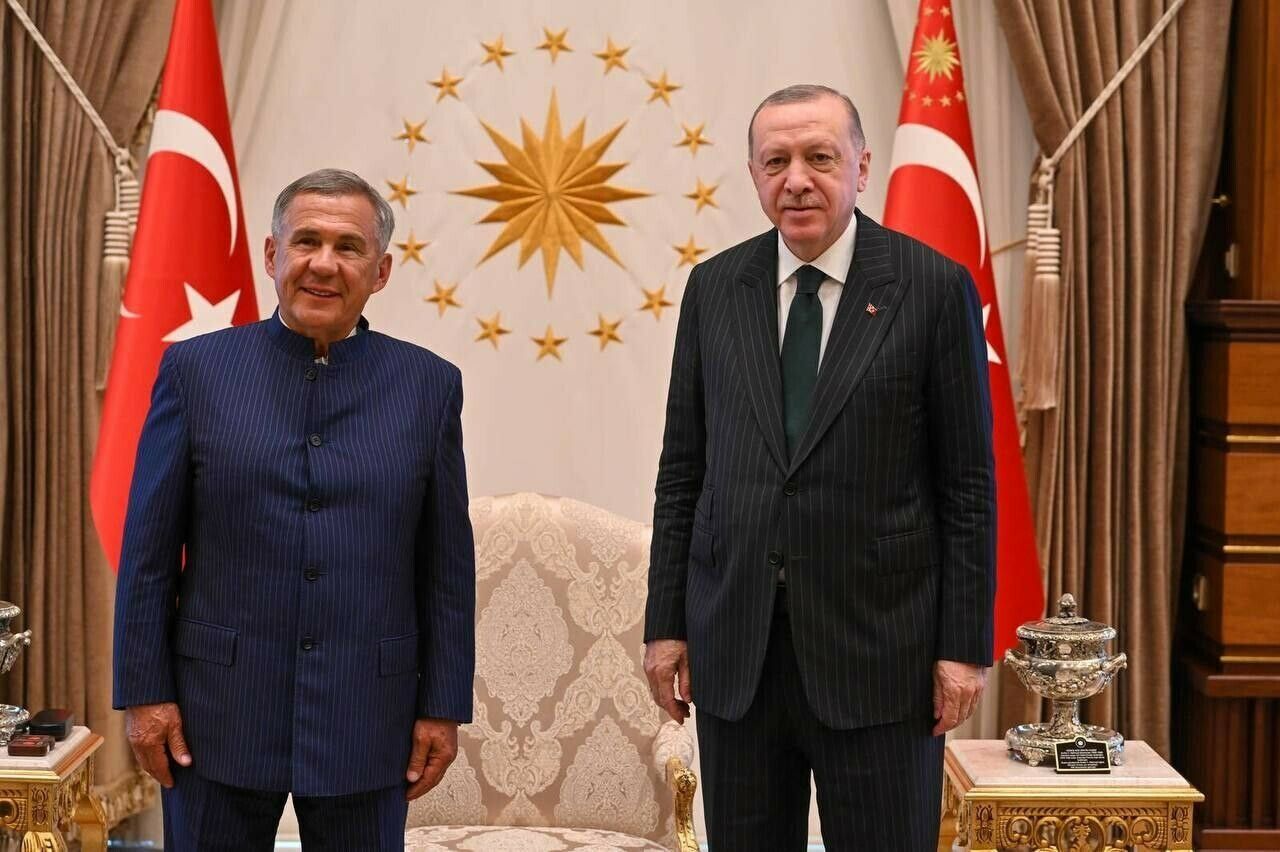 Раис Татарстана поздравил Президента Турции со столетием образования республики