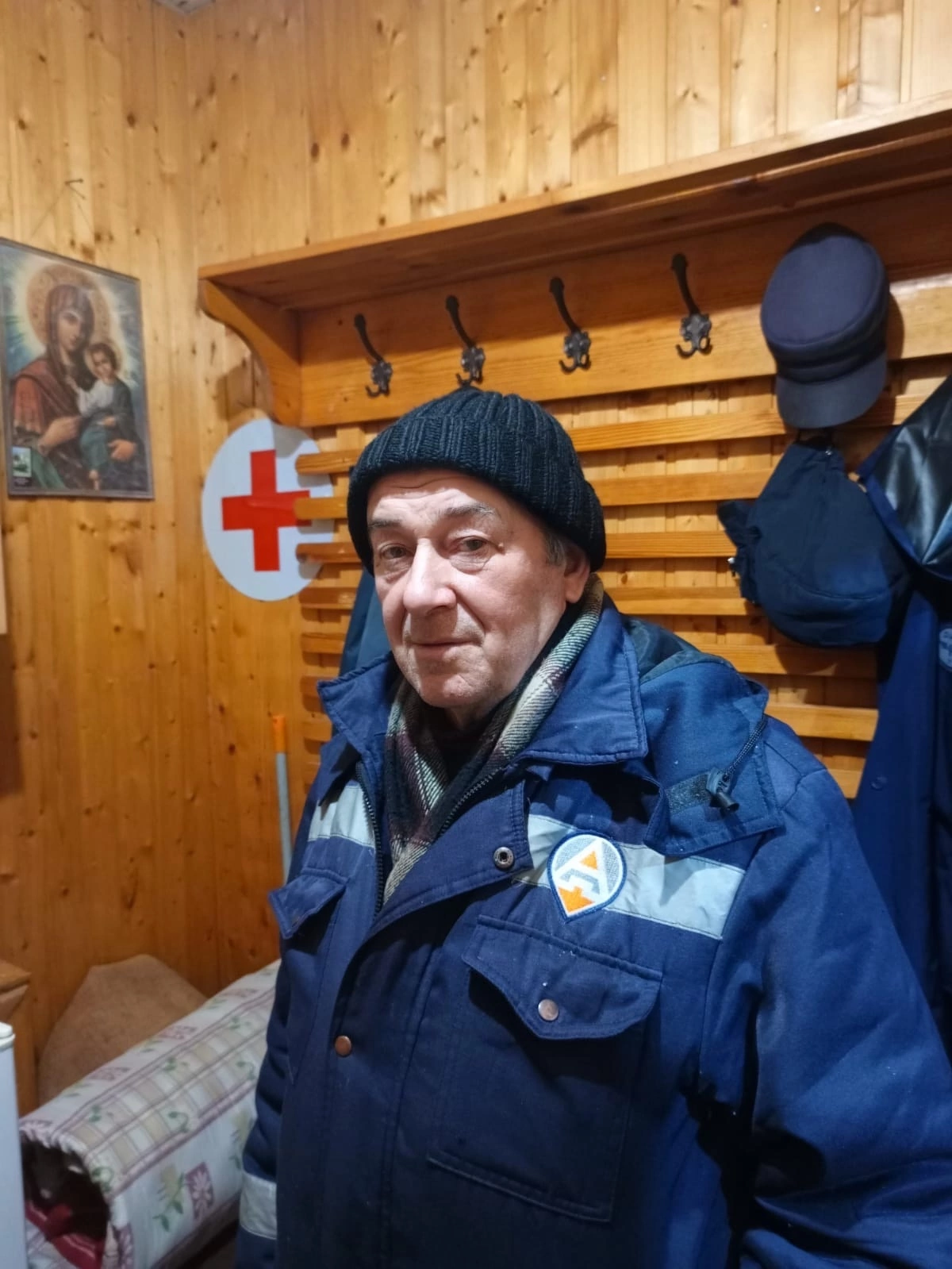 В Альметьевске дорожник спас провалившегося под лед школьника