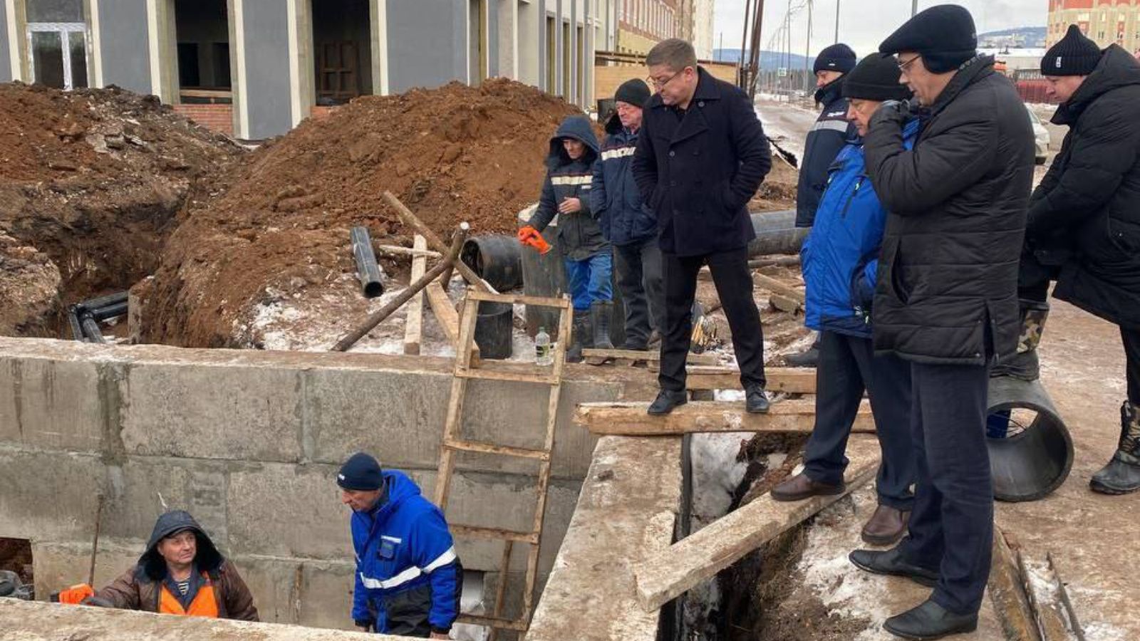 Глава района Тимур Нагуманов дал поручение в кратчайшие сроки устранить аварийную ситуацию в районе «Западные ворота»