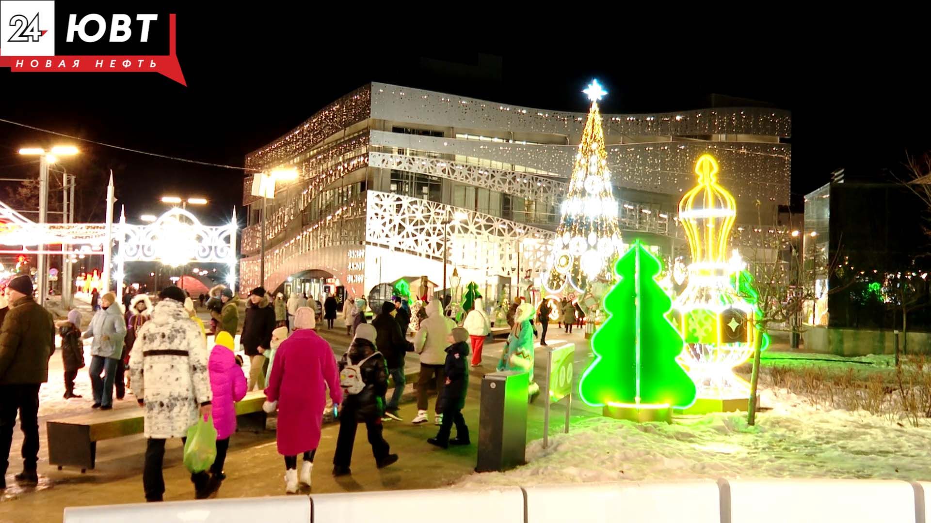 Альметьевск украсили в восточном стиле к новогодним праздникам