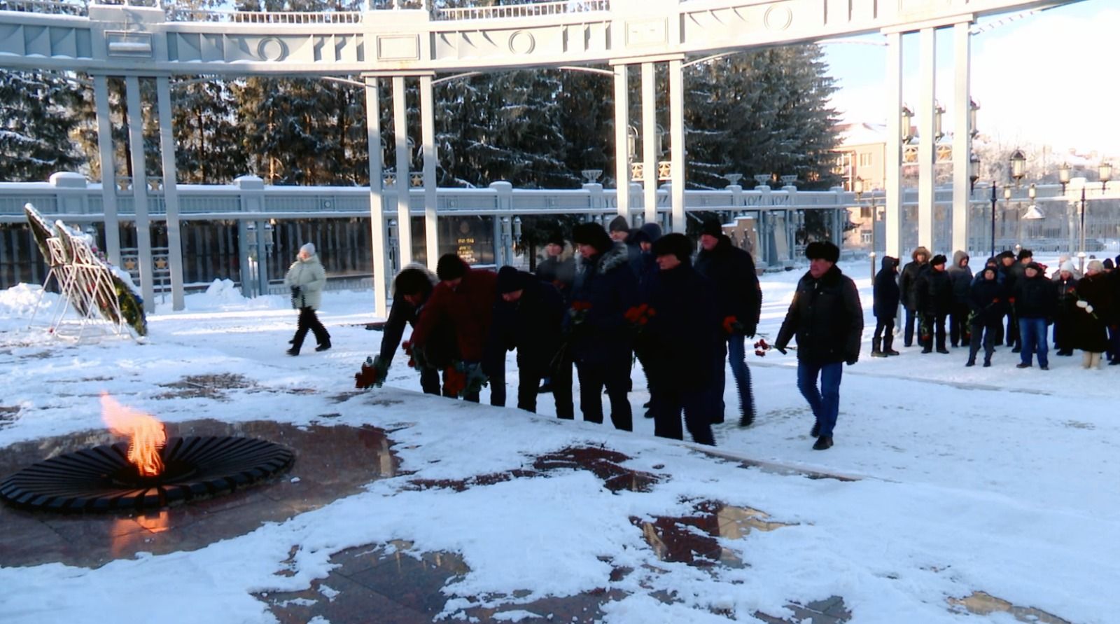 В Альметьевске почтили память Героев Отечества