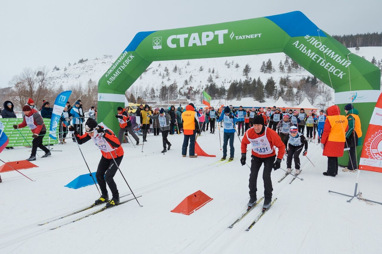 Более 2500 жителей Альметьевска приняли участие в забеге «Лыжня России 2023»