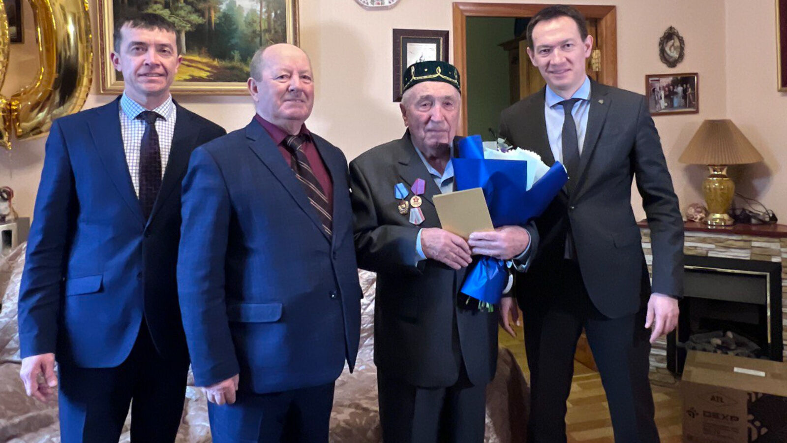 90-летний юбилей отметил ветеран труда из Альметьевска Ярослав Вакула