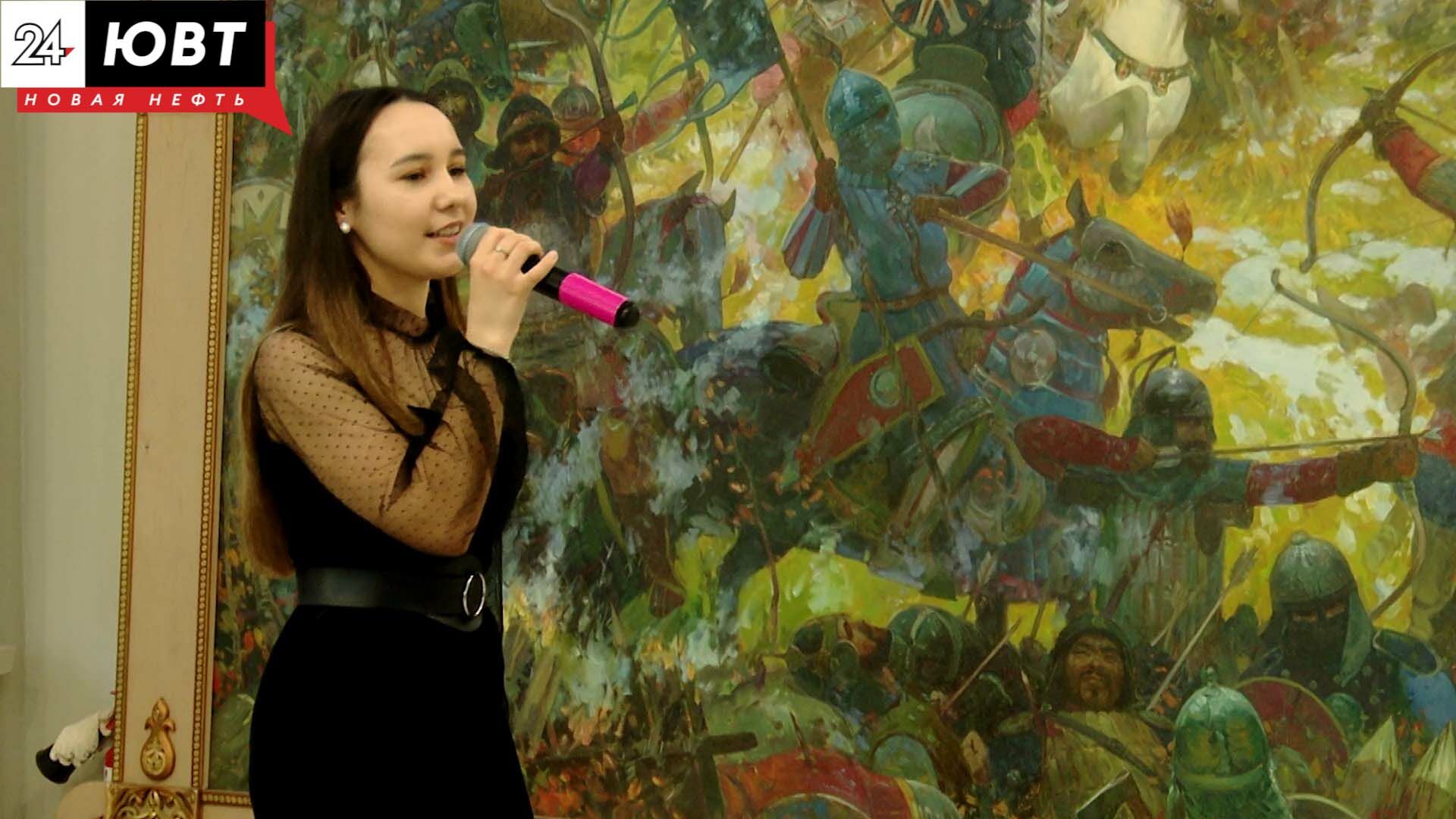 В Альметьевской картинной галерее прошёл отчётный концерт студентов АМК