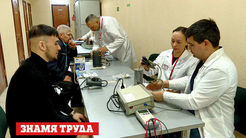 Жители Альметьевска проверили свои тонометры на всероссийской акции «Будь уверен! Будь здоров!»