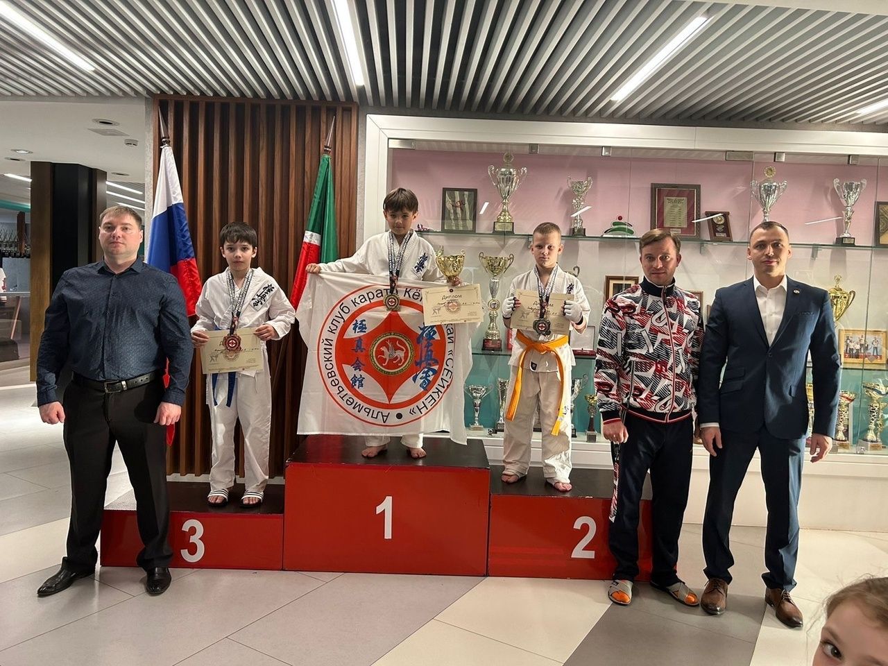 Әлмәт спортчылары каратэ чемпионатында җиңү яулады