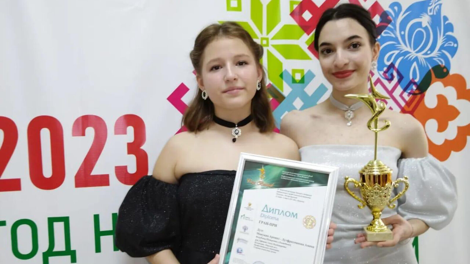 Дуэт из Альметьевска завоевал «Гран-при» в гала-концерте «Роза ветров»