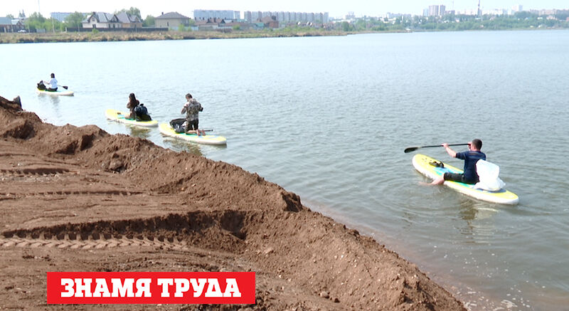 Субботник на сапбордах: в Альметьевске активисты очистили берега водохранилища от мусора