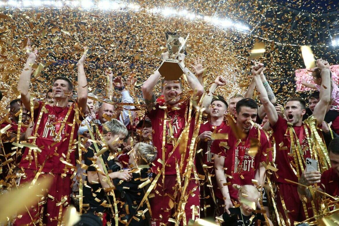 Рустам Минниханов поздравил «Рубин» с чемпионством и возвращением в РПЛ