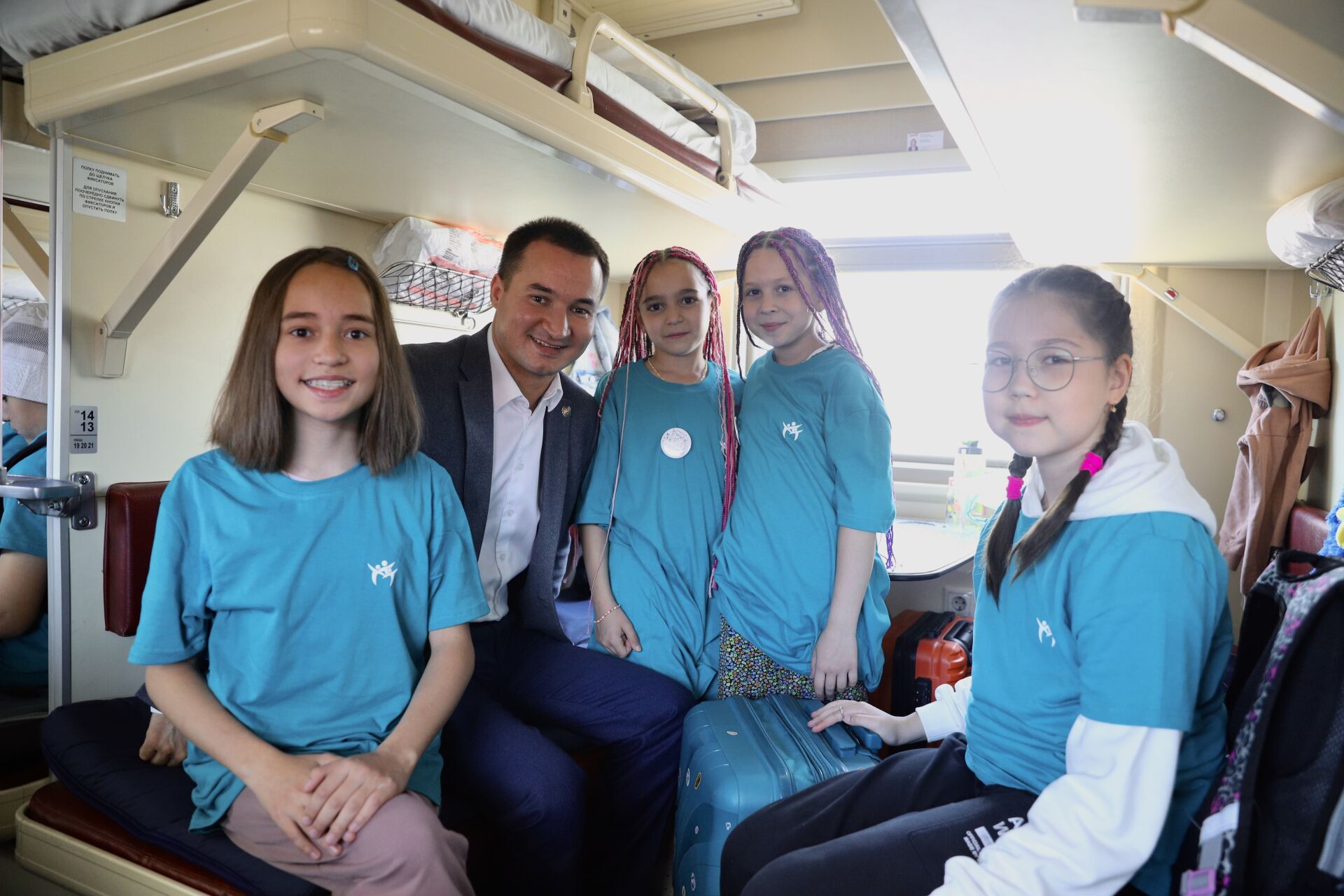 В лагеря Черноморского побережья отправились почти 600 детей из Татарстана