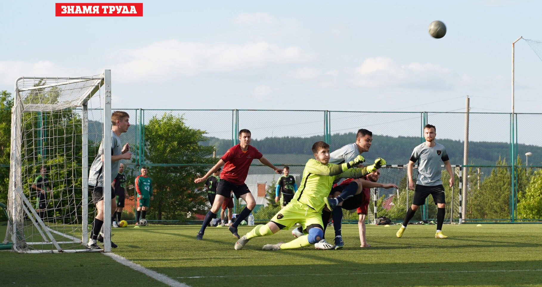 В Альметьевске продолжается турнир Любительской футбольной лиги