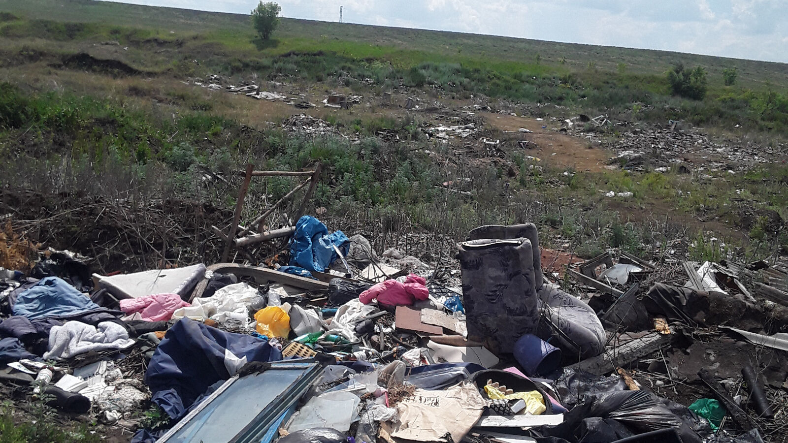 Нелегальную свалку в 10 тысяч квадратных метров нашли в Лениногорском районе