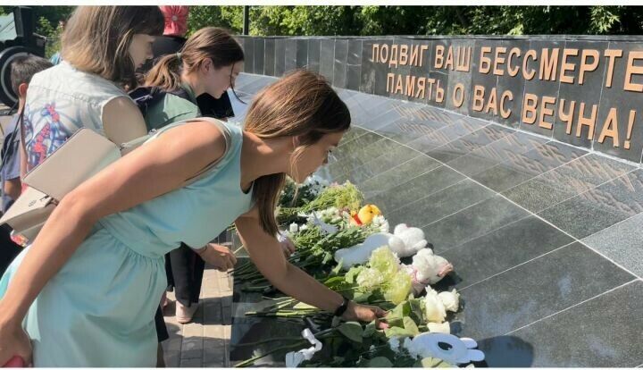 В Заинске почтили память детей — жертв войны в Донбассе