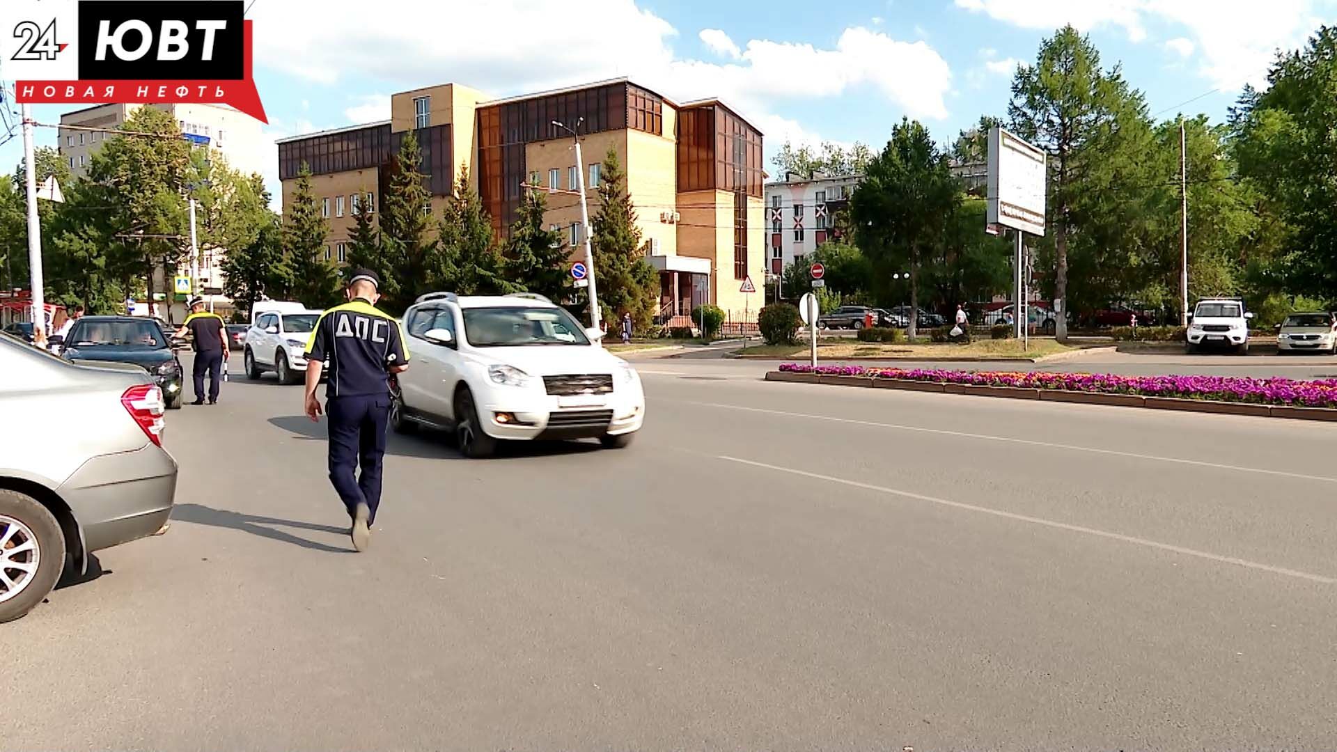 Один день с сотрудниками ГИБДД: как чаще всего нарушают водители в Альметьевске