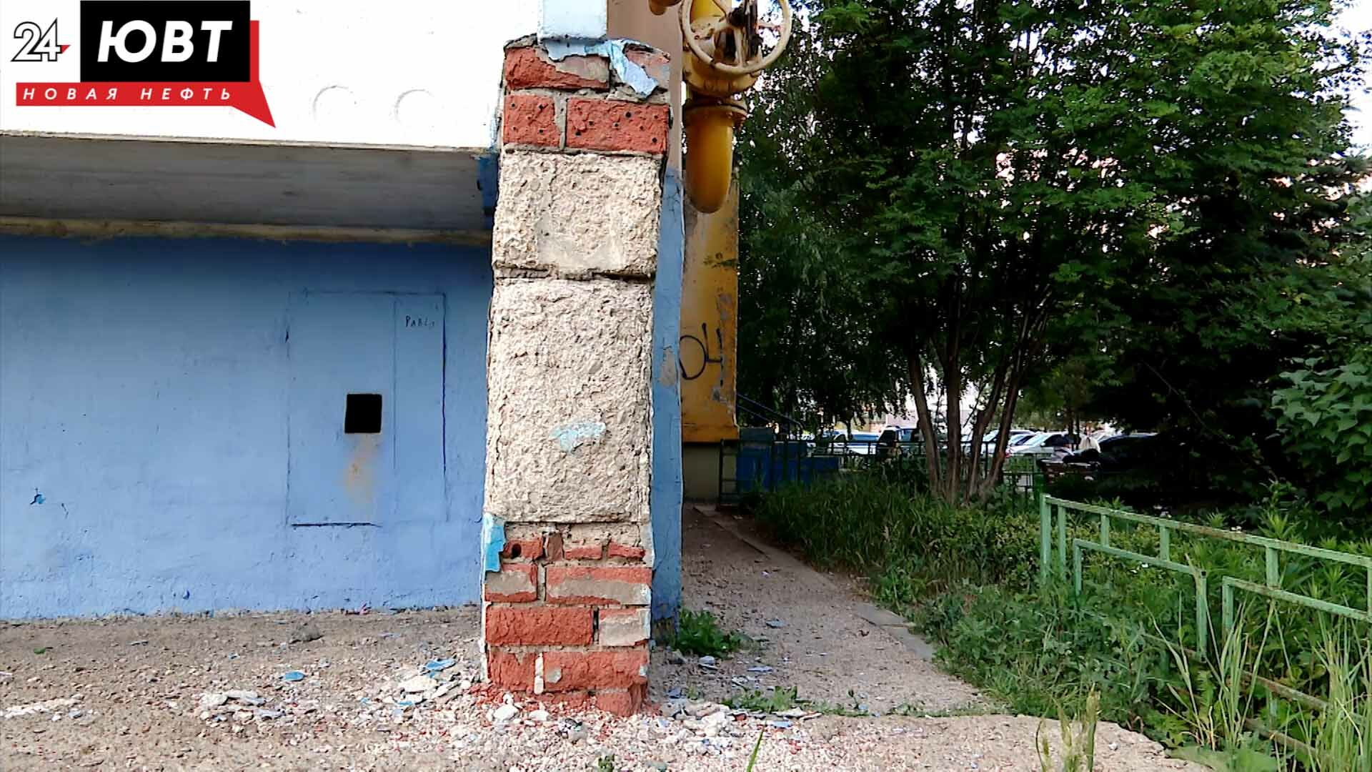 Фасад альметьевского дома стал разрушаться через пять лет после капремонта