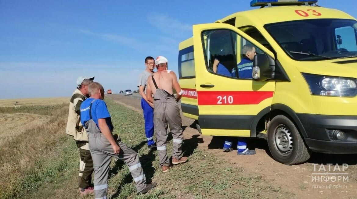 В Альметьевском районе опрокинулась «ГАЗель» с рабочими, три человека пострадали