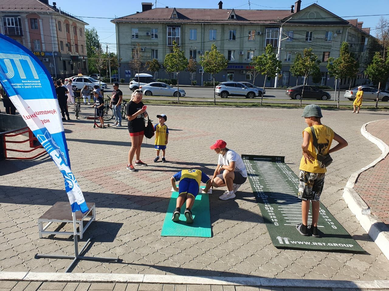 В Альметьевске отметили День физкультурника и Международный день молодежи