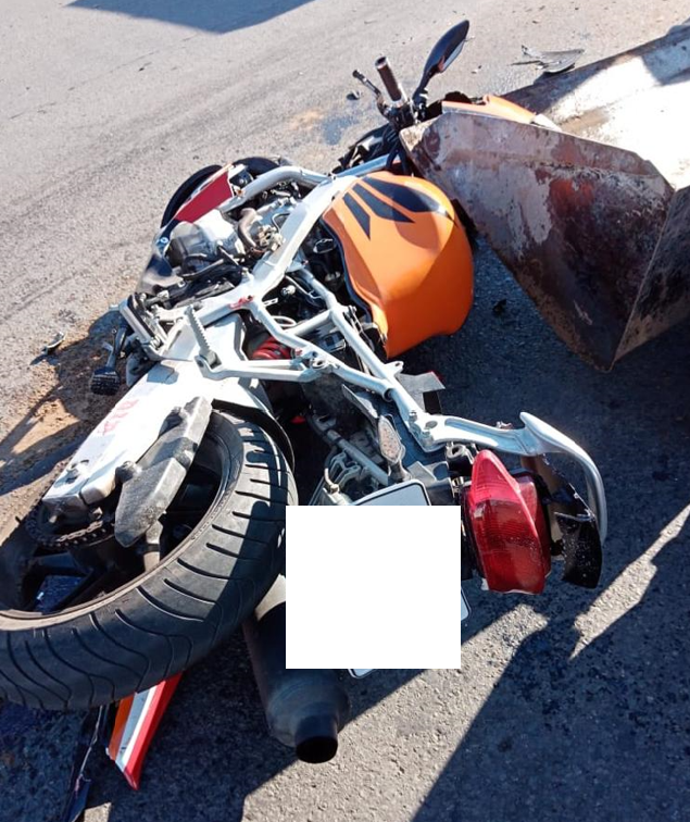 В Альметьевске мотоциклист врезался в погрузчик и попал в больницу