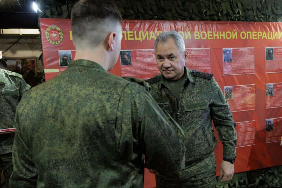 Министр обороны вручил орден Мужества бойцу из Альметьевска