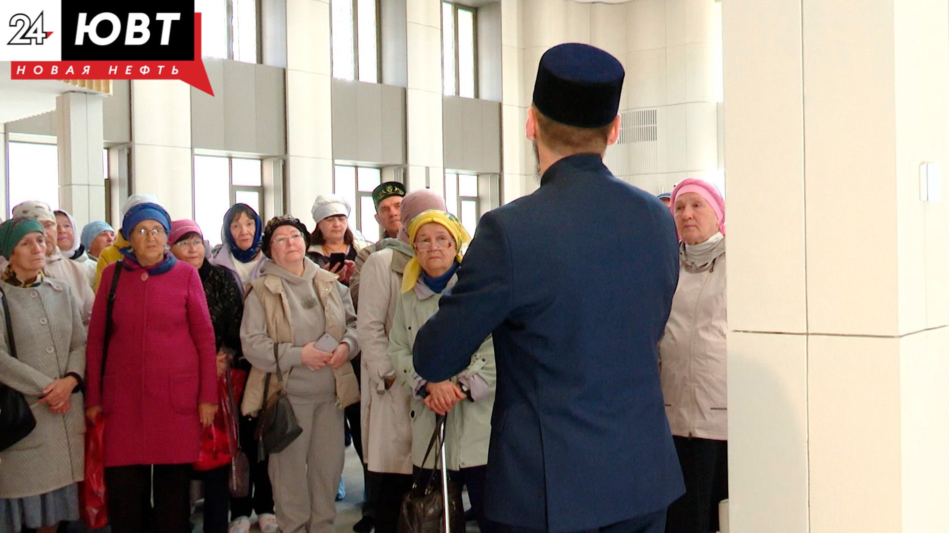 «Это ваш дом»: альметьевцы с экскурсией посетили центральную мечеть им. Р. Фахретдина