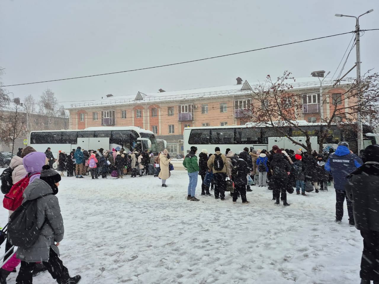 Альметьевские дети отправились в оздоровительный лагерь