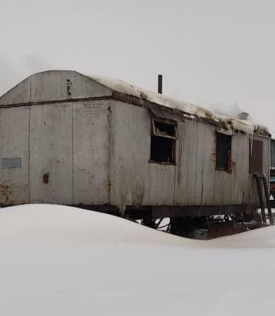 В Альметьевске утром загорелся вагон-бытовка